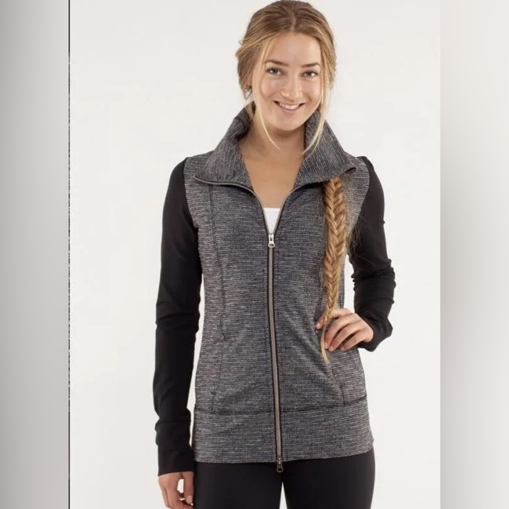 lululemon athletica Gray and Black Full-Zip Vest with Black Sleeves